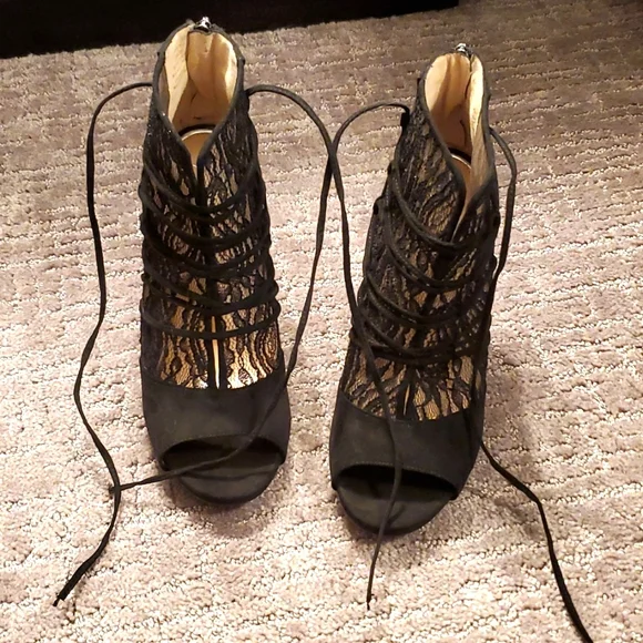 Lace Up heels - Picture 6 of 6